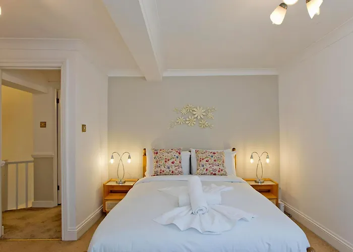 Imperial Horseferry Road Apartment